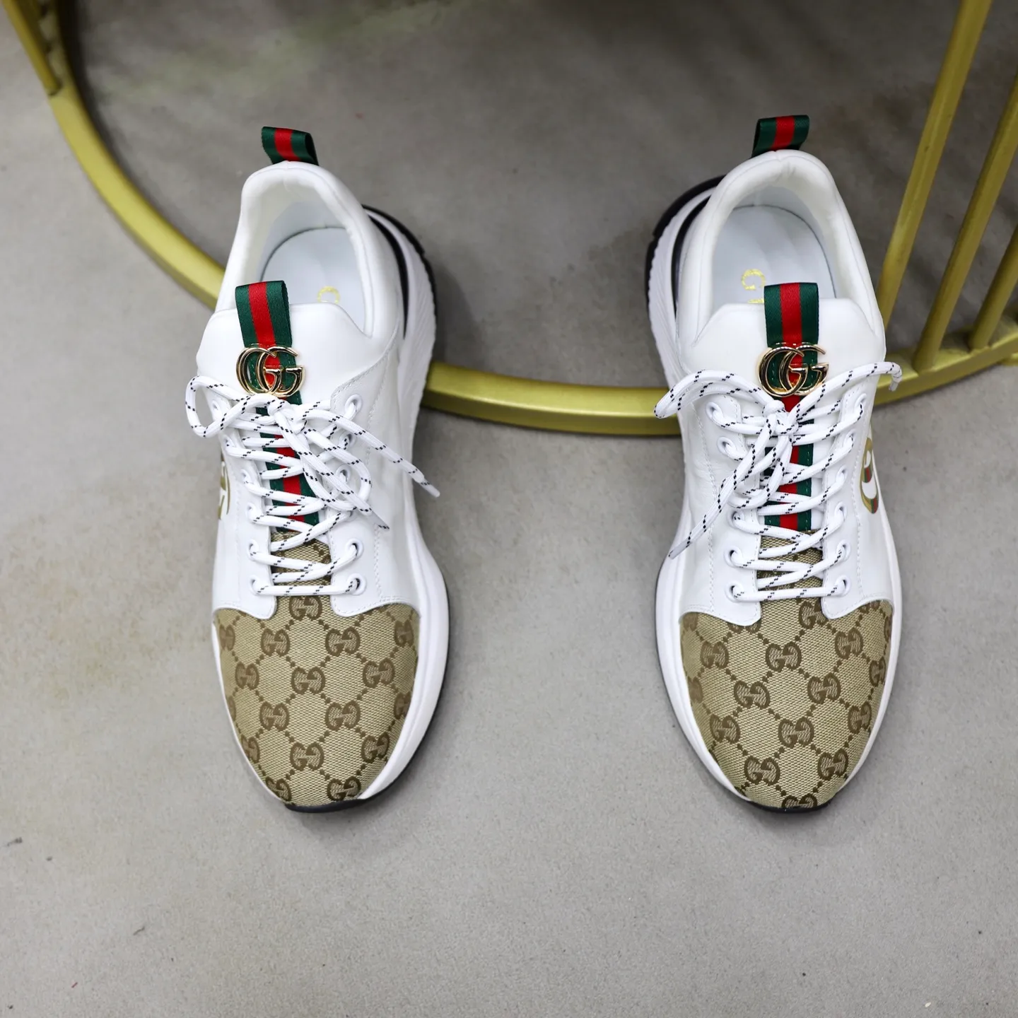 Ex-factory price: 462💰🙅‍♂️🙅‍♂️🙅‍♂️ Brand: GUCCI Standard code: 38-44 (45 customized) Grade: Same as the official website Material: Original material splicing Comfortable and breathable lining Lightweight and wear-resistant sports outsole Style category: Men's fashionable casual shoes Running sneakers Distinguished luxury brand elements Top luxury Color: actual picture color